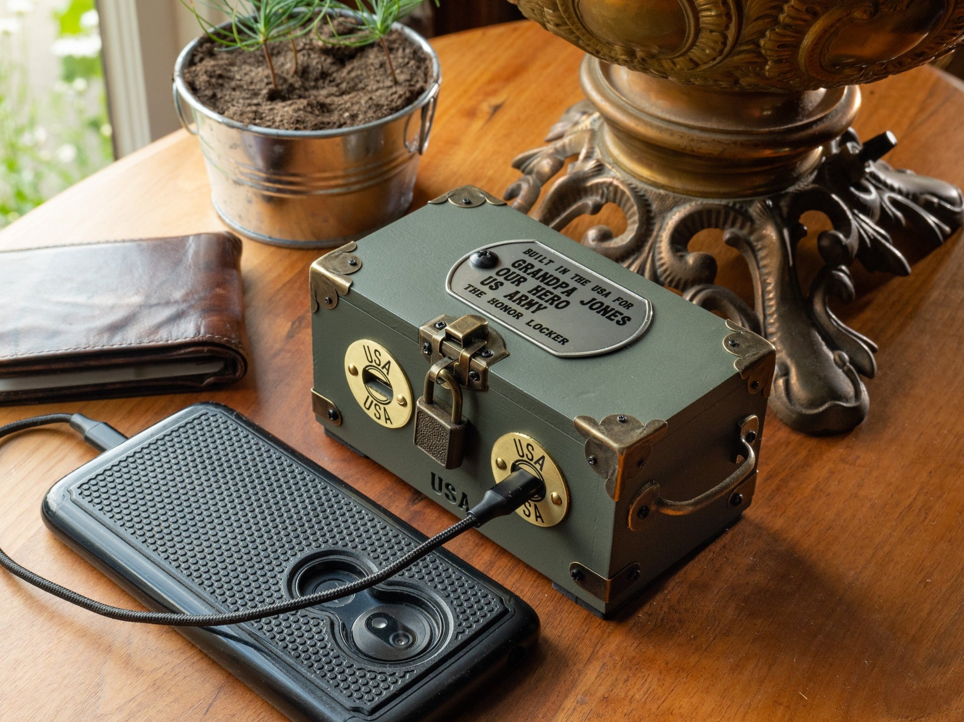 Honor Locker Veteran Gift Phone Charger - Instant Card & Gift Code - Honor Locker